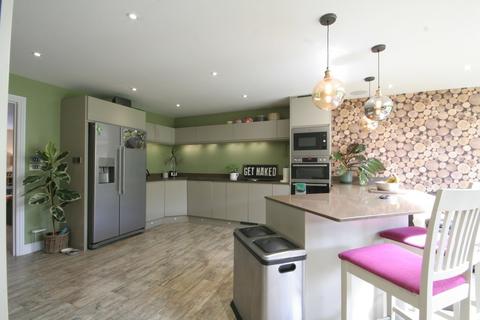 3 bedroom terraced house for sale - Storrington - Spierbridge Road