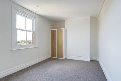 2 bedroom flat to rent, Tivoli Crescent, Brighton