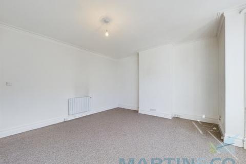 2 bedroom flat to rent, Tivoli Crescent, Brighton