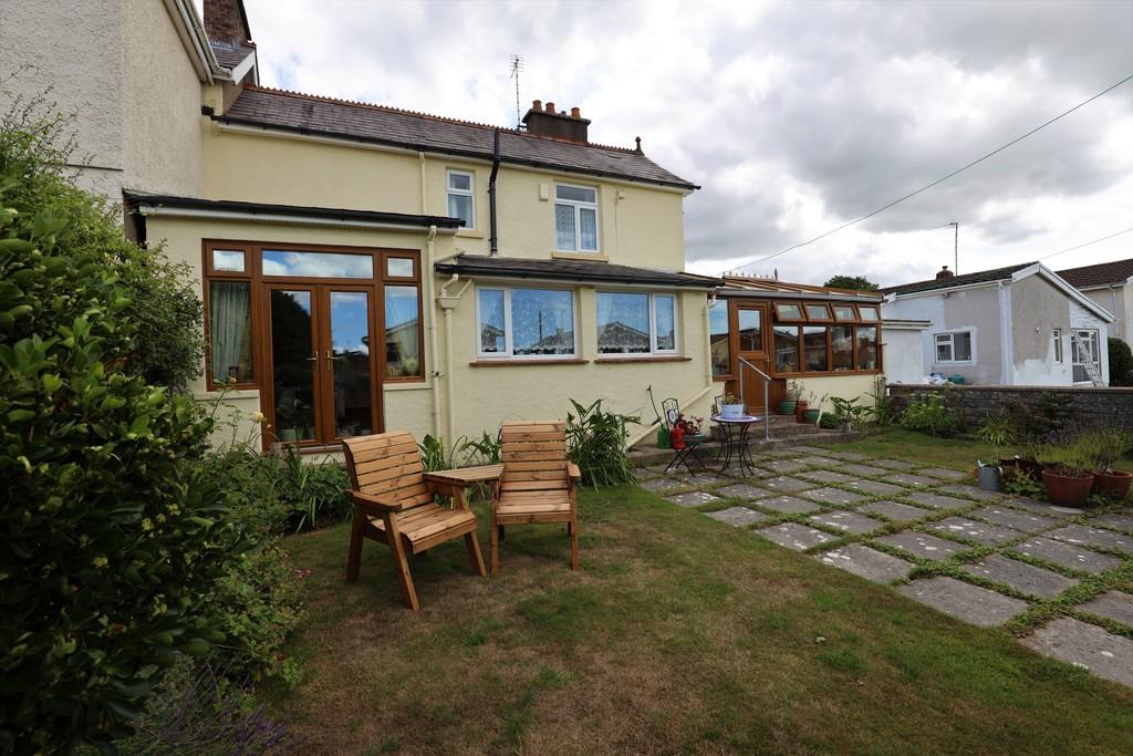 St Athan Road, Cowbridge, Vale of CF71 7EQ 3 bed semi