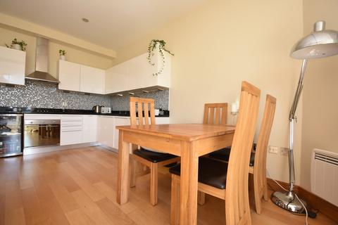 2 bedroom ground floor flat for sale - 9 Headlands, Hayes Point, Sully, CF64 5QH