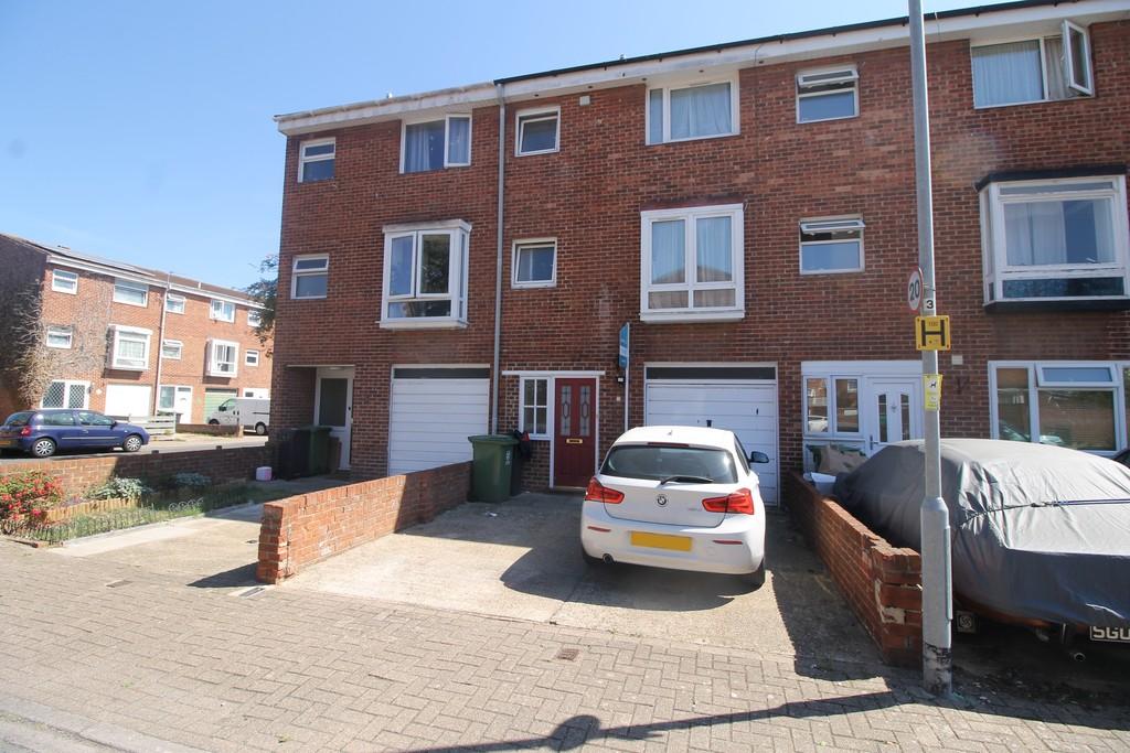 Highfield Road, Portsmouth 1 bed townhouse £475 pcm (£110 pw)