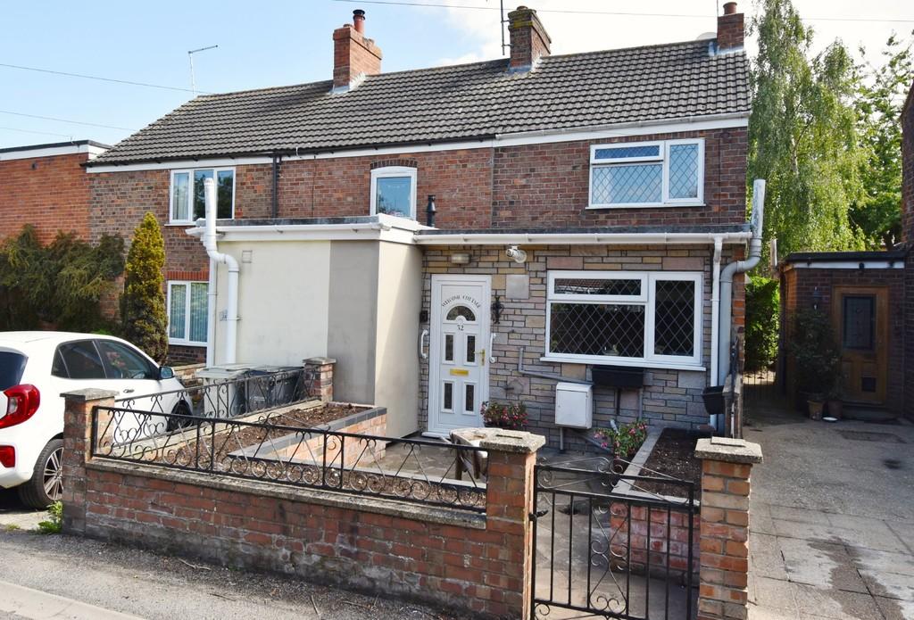 Watts Lane, Louth LN11 9DG 2 bed end of terrace house for sale £160,000