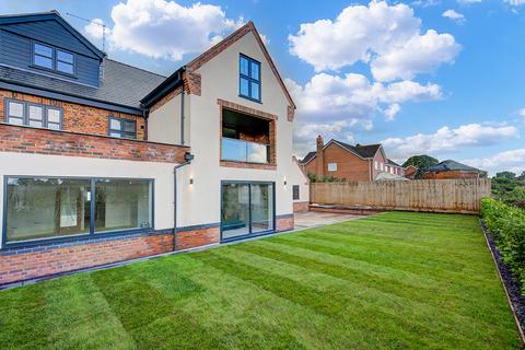 5 bedroom semi-detached house for sale - Chester Road, Lavister