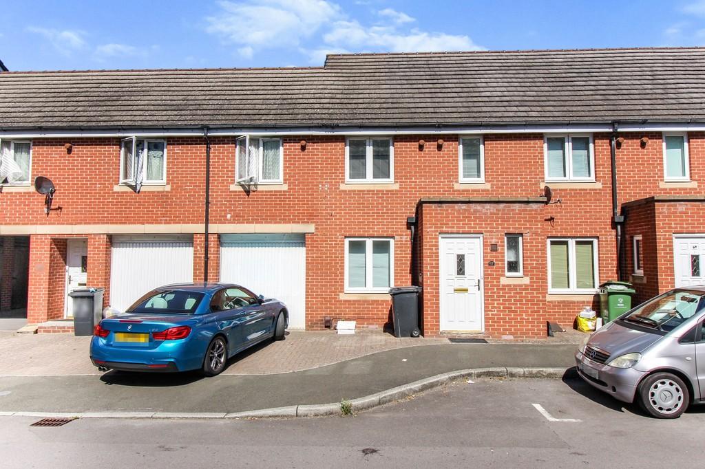 Padstow Road, Churchward, Swindon 3 bed terraced house £1,100 pcm (£