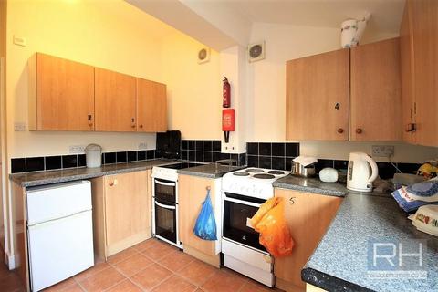 1 bedroom in a house share to rent - Eve Road Tottenham, London, N17