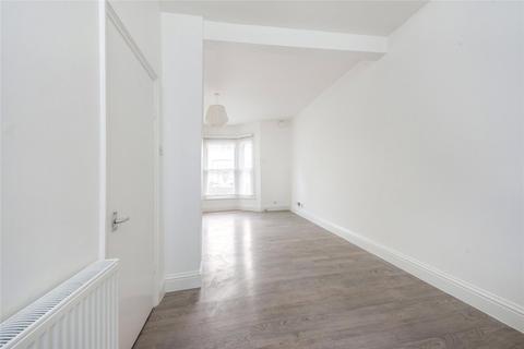 Studio to rent, Glendall Street, Clapham, London, SW9