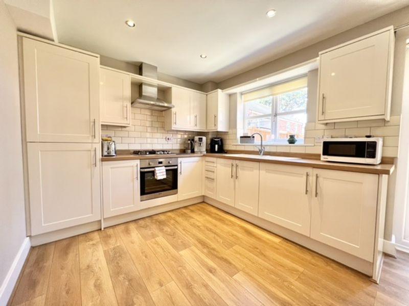 PINE WALK, CLEETHORPES 3 bed semidetached house for sale £210,000