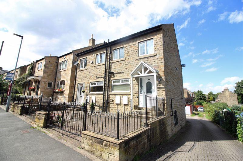 Godfrey Road, Skircoat Green, Halifax 4 bed semidetached house for
