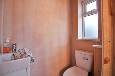 68 Redhurst Drive, Wolverhampton, WV10 6QW