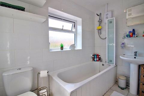 68 Redhurst Drive, Wolverhampton, WV10 6QW