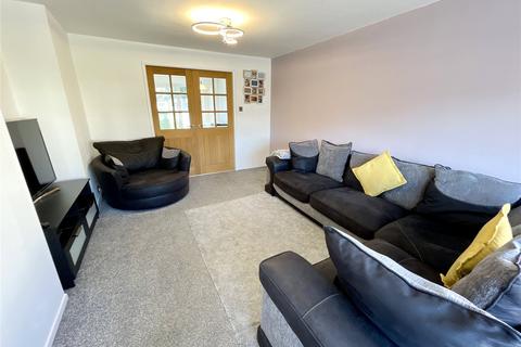 1 Bisley Close, Royston, Barnsley, S71 4BJ