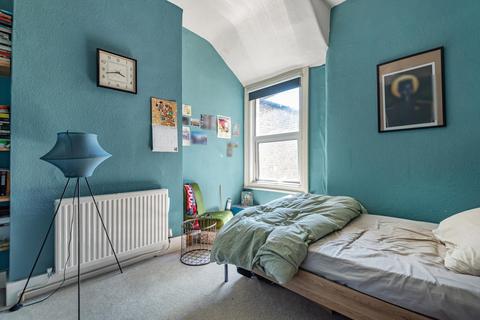 2 bedroom flat for sale - Hoyle Road, Tooting