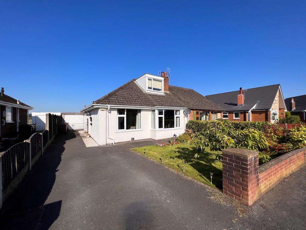 Chesham Drive, New Longton, Preston, PR4 3 bed bungalow for sale £224,950