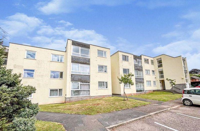 Coates Road, Broadfields, Exeter 2 bed apartment - £170,000