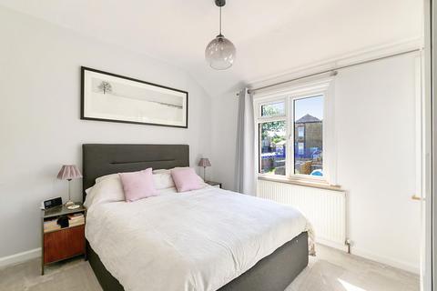 29 Everington Road, London, N10 1HT