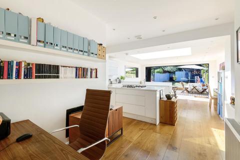 29 Everington Road, London, N10 1HT