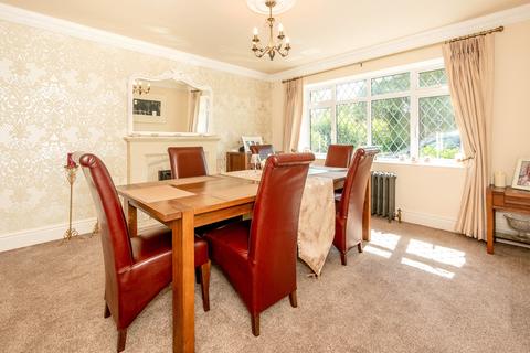 3 bedroom detached house for sale - Moorside Road, Davyhulme, Manchester, M41