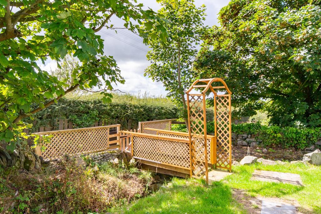Carreglefn, Amlwch, Isle of Anglesey, LL68 3 bed bungalow for sale £365,000