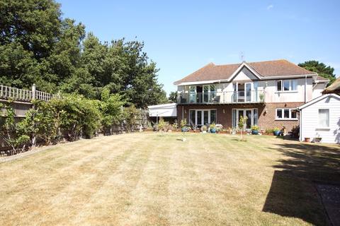 4 bedroom detached house for sale - Crofton Avenue, Lee-On-The-Solent, PO14