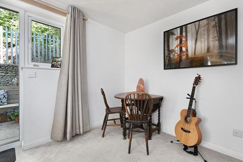 2 bedroom flat for sale - Manhattan Court, Tongdean Lane, Preston, Brighton, BN1