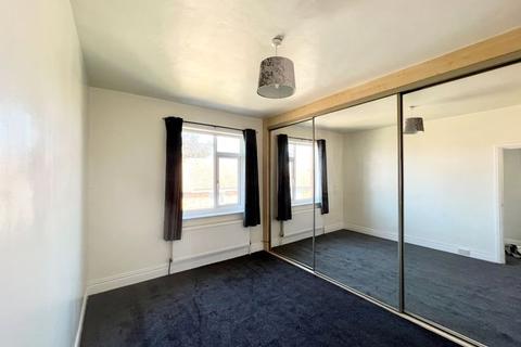 2 bedroom apartment to rent - Wallsend Road, North Shields
