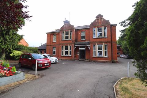 1 bedroom flat for sale, Hucclecote Lodge, Hucclecote Road, Gloucester, GL3 3SH