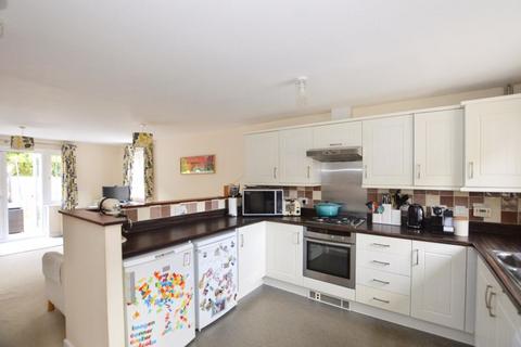 3 bedroom end of terrace house for sale, Collingwood Close, Whaddon *CAR PORT*