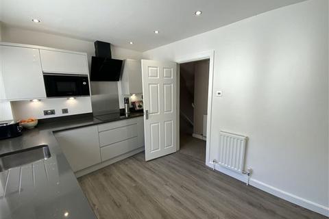 5 bedroom detached house for sale, Ivyside Close, Killamarsh, Sheffield, Derbyshire, S21 1JT