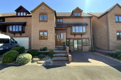 5 bedroom detached house for sale, Ivyside Close, Killamarsh, Sheffield, Derbyshire, S21 1JT