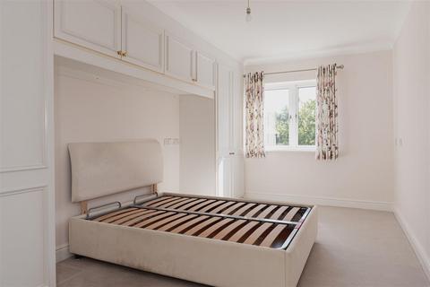 2 bedroom retirement property for sale - Alma Road, Reigate