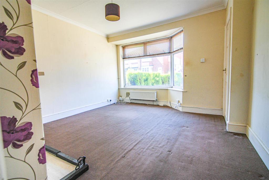 Kingsway, Wombwell, Barnsley 2 bed semidetached house £120,000