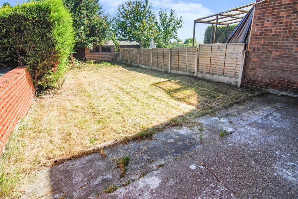 Kingsway, Wombwell, Barnsley 2 bed semidetached house £120,000