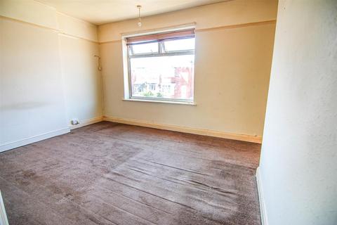 32 Kingsway, Wombwell, Barnsley, S73 0EA