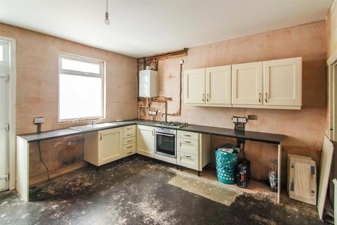 15 Summer Lane, Wombwell, Barnsley, S73 8HD