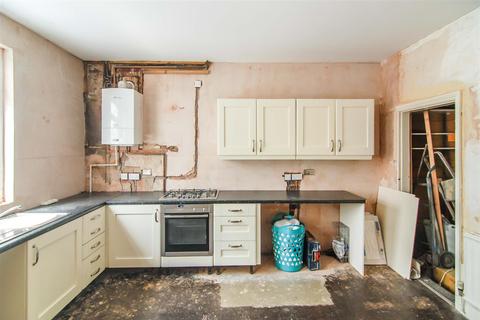 15 Summer Lane, Wombwell, Barnsley, S73 8HD
