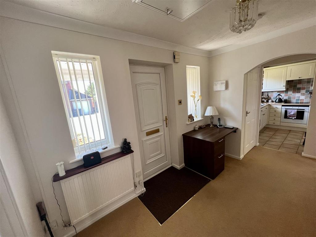 Brockhurst Drive, Hall Green, Birmingham 2 bed detached bungalow for ...