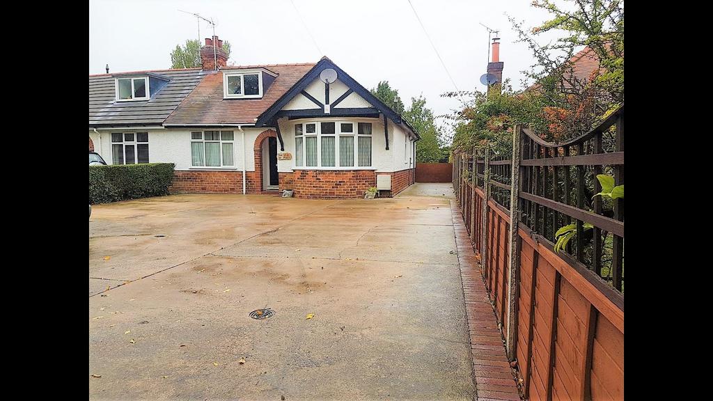 Ganstead Lane, Bilton 3 bed semidetached bungalow for sale £250,000