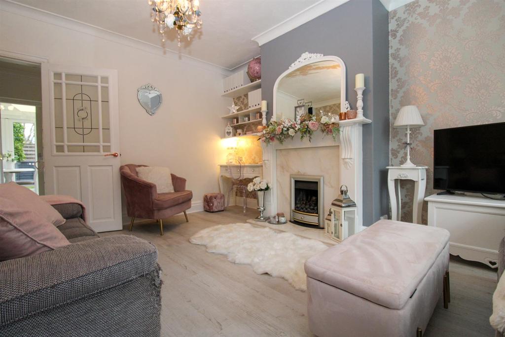 East View Road, Yeadon, Leeds, West... 2 bed end of terrace house £795 pcm (£183 pw)
