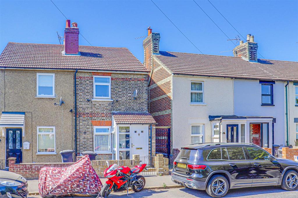 Old Highway, Hoddesdon 2 bed semidetached house for sale £325,000