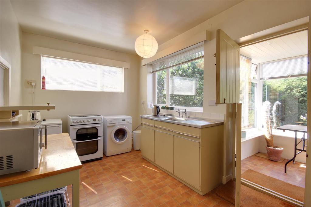 Castle Rise, South Cave 3 bed detached bungalow £250,000