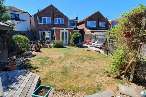 27 Abbey Road, Bingham, Nottingham, NG13 8EE