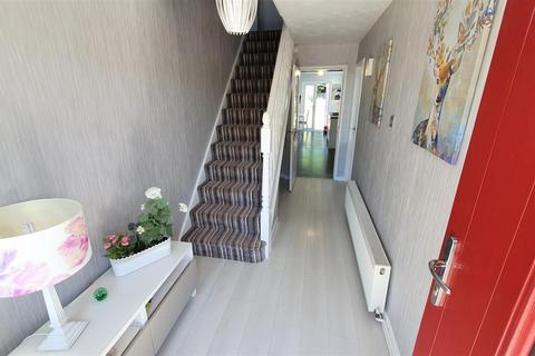 27 Abbey Road, Bingham, Nottingham, NG13 8EE