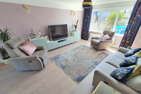 27 Abbey Road, Bingham, Nottingham, NG13 8EE