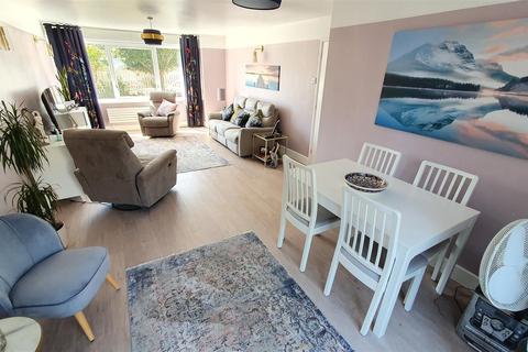 27 Abbey Road, Bingham, Nottingham, NG13 8EE