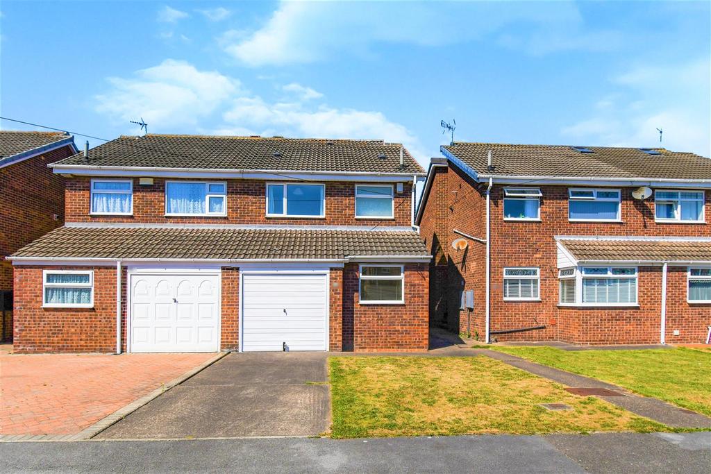 Katrine Close, SuttonOnHull, Hull 3 bed semidetached house £170,000