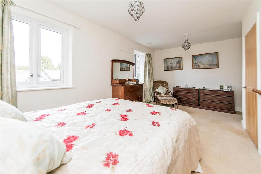 Bedroom  .jpg
