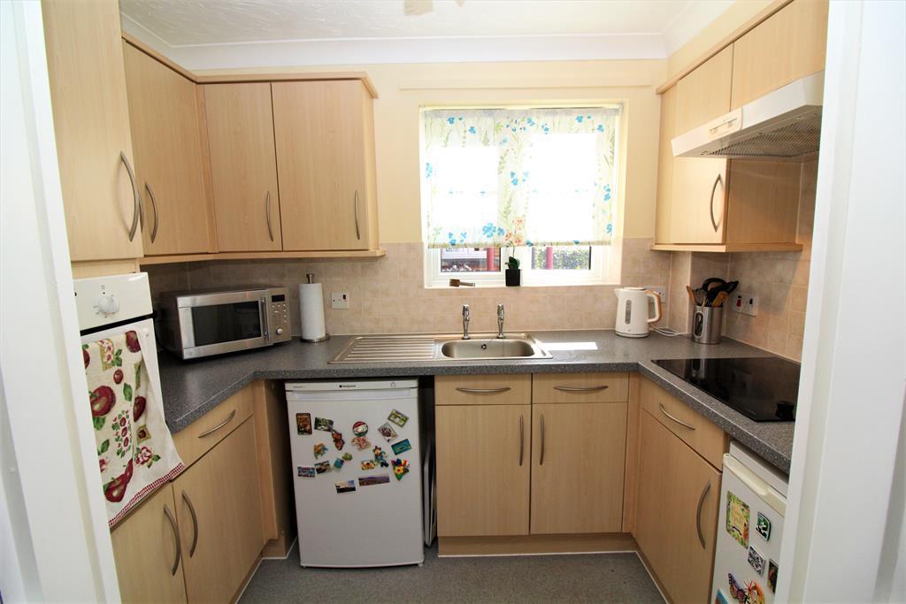 Purdy Court New Station Road, Fishponds, Bristol, BS16 3 RT 1 bed flat