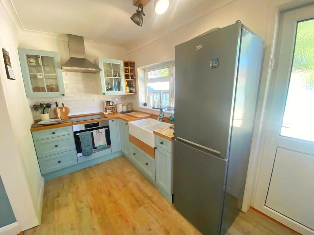 Rosebery Park, Dursley, GL11 4NS 2 bed semidetached house £225,000