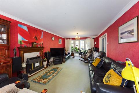 34 Kersey Drive, South Croydon, CR2 8SX